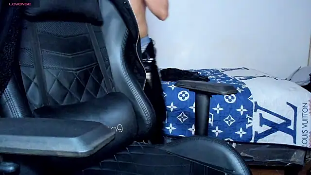 tommy_bred - Tommy_Bred's free webcam - UK Sex Cams