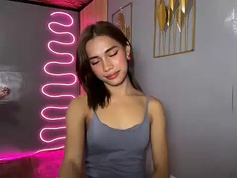 Lovelynikki03 webcam