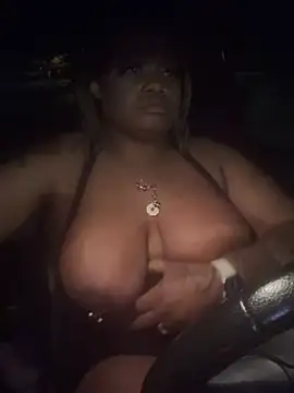 Queen_Phoenix webcam