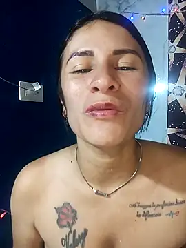 laurahotdirty live sex cam