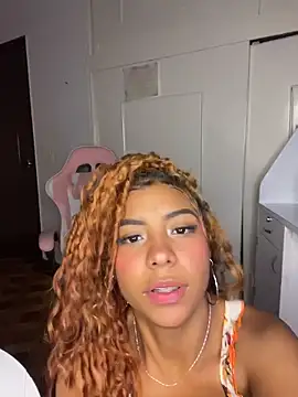 ThePrettyTiana webcam