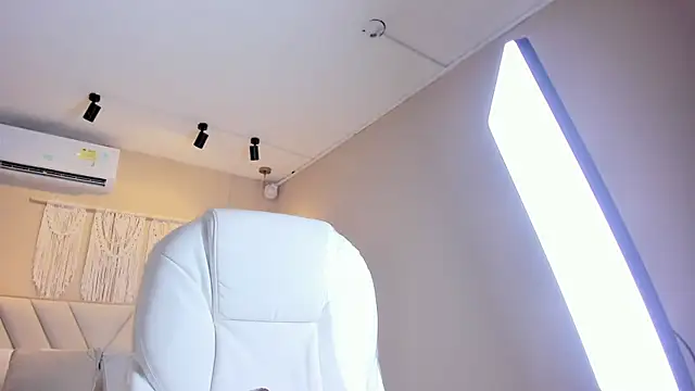 NahimiThompson webcam