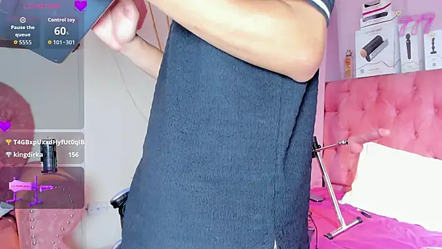 _taylor_black webcam