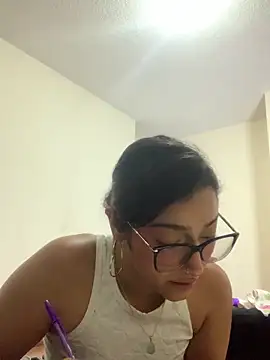 LilithMonette webcam