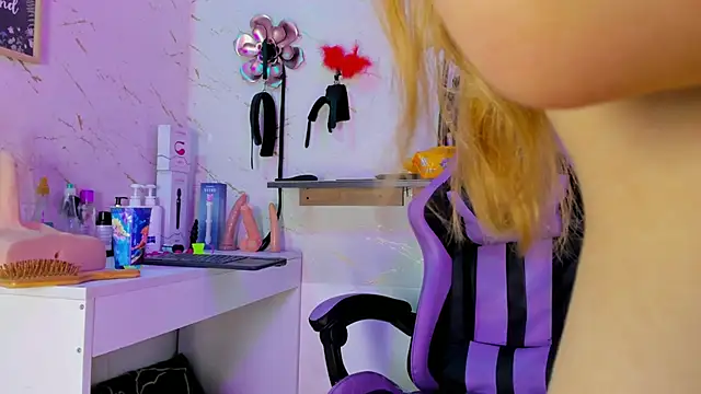 Natasha-Adams webcam