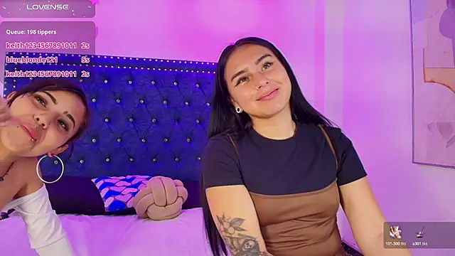 Serena_and_zoe webcam