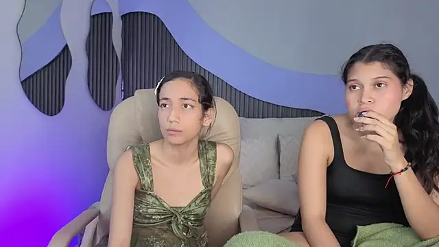 hot_little_bunny webcam