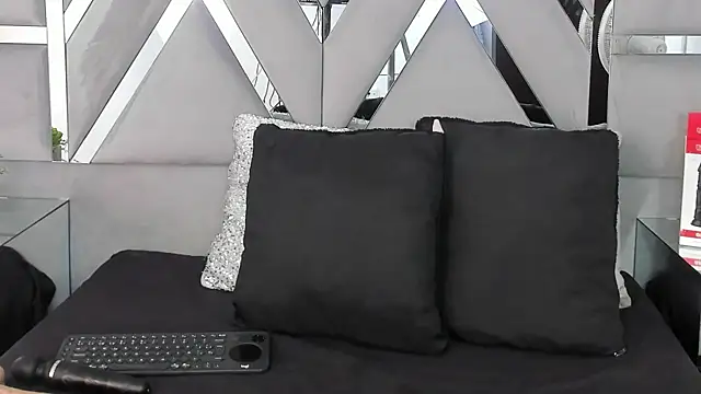 MonzerratBoyer webcam