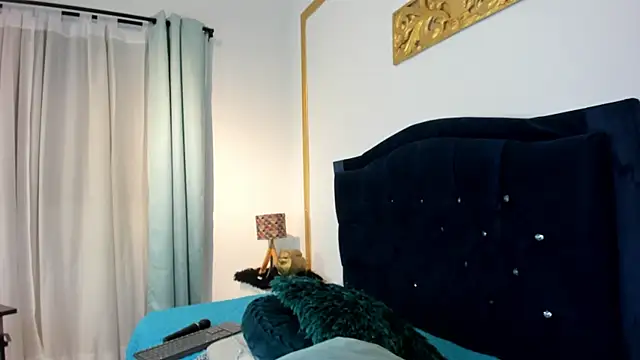 Inaya_Khalifa webcam