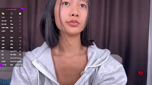 MadnessQueen live sex cam