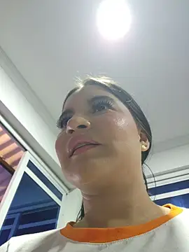 Pretty_Julieta webcam