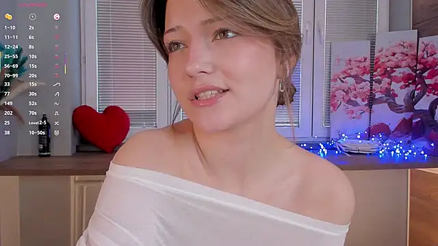 ossiecrews (F teen) - Flash boobies