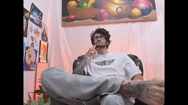 Loggan_donnelly webcam