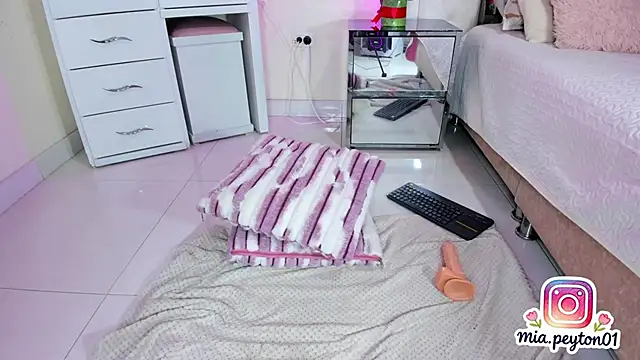 mia_peyton webcam