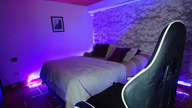 Camila_IRoose webcam