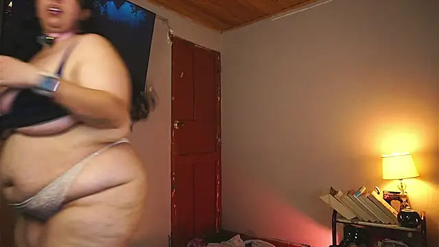 coraline_latin webcam