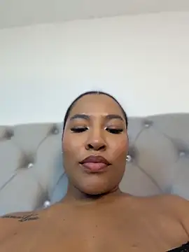 izzybelmonth12 webcam