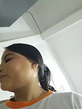 Pretty_Julieta webcam