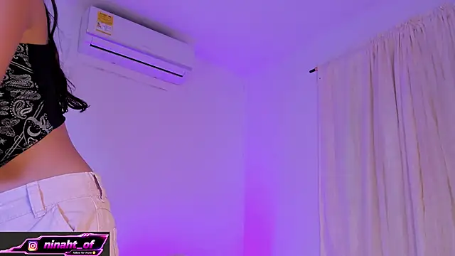 ninaht webcam