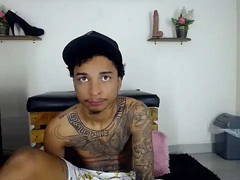 Tatoo_Noah webcam
