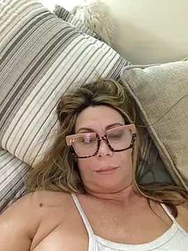 lolavalecuatro webcam