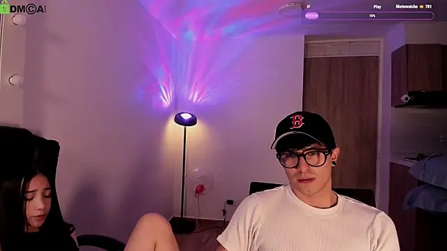 Mikeyvioleta_ webcam