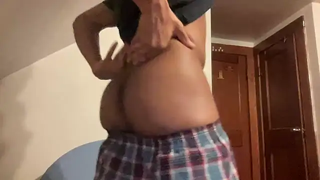 Outofhisleague_ webcam