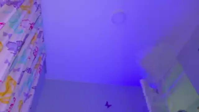 NicolleTaylor webcam