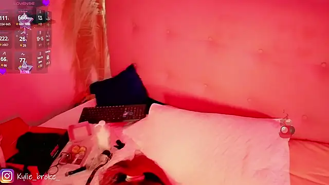 Kylie_brokee webcam
