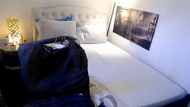 NinaDOM4CUM live sex cam