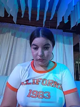 Pretty_Julieta webcam