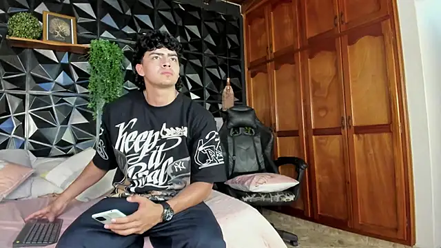 elliot_colton webcam