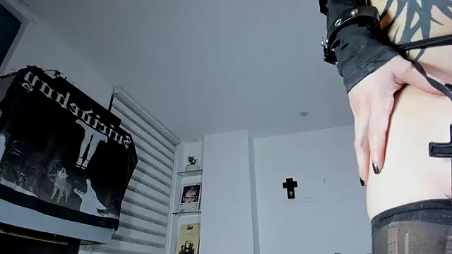 Zombieeporcelainex webcam