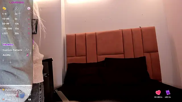 miacarperrlux webcam