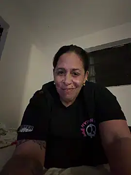 PrettyKittyMia webcam