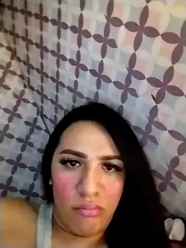 Yourbabyshane webcam