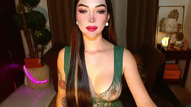 MouthWatering_Ayesha webcam