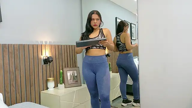 Mia_Bellefort webcam