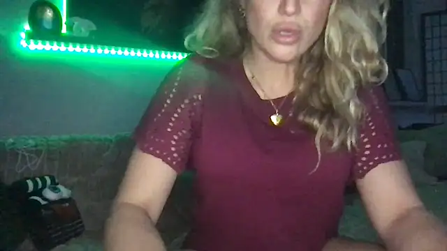 BlondSeduction webcam