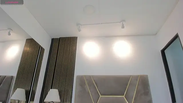 Littlee___Molly webcam