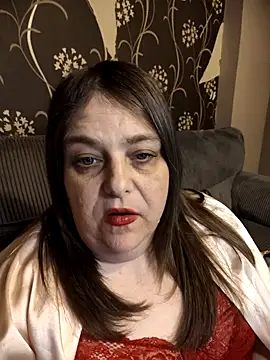 HousewifeMilf_Courtney webcam