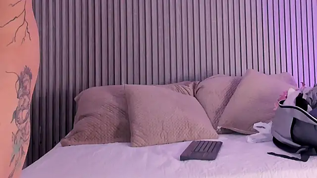 ashvalentine_ webcam