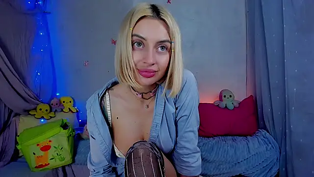 YourLizzyDoll webcam