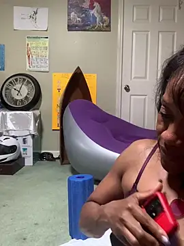 NatalieGainer_goodies webcam