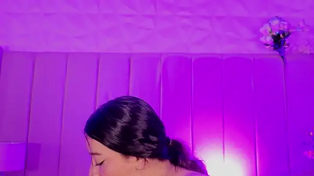 MollyBigBoobs12 webcam