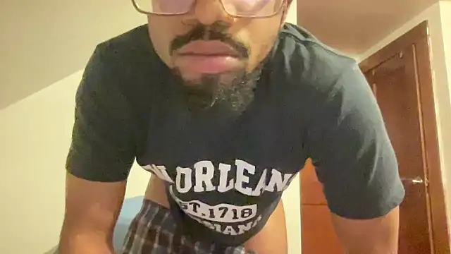 Outofhisleague_ webcam