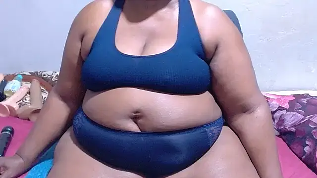 MatureBootyBabe4Uxx webcam