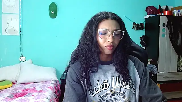 sensitive_brunette webcam