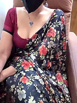 Webcam Model (Roja-Telugu777)  is live.Free join now!