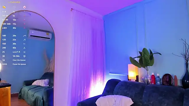 Nicki_Ripperton webcam